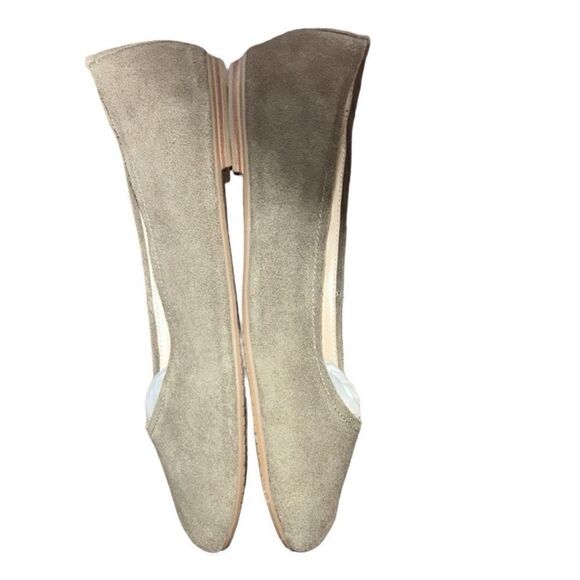 Violet & Red Ballet Flat Green Suede Leather
Shoes(Size 8.5M) - Picture 2 of 9